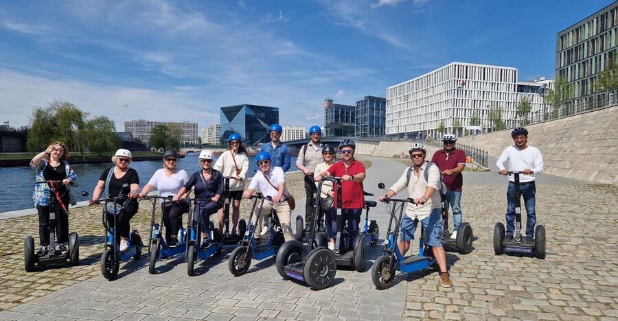3-H Munich: Top Sights E-Scooter Tour with Local Guide - Before the ride, learn the controls