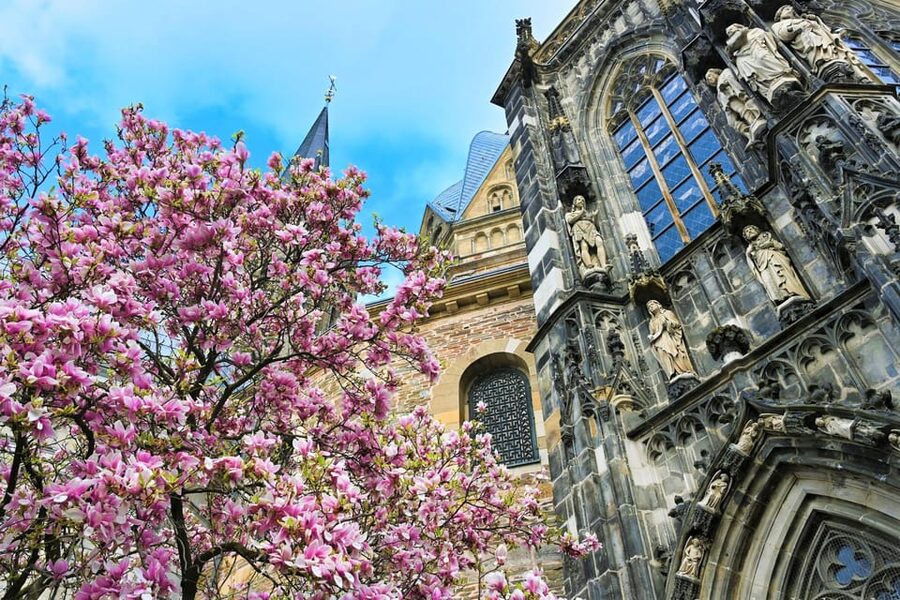 Aachen classic walking tour - Aachen Cathedral from the outside
