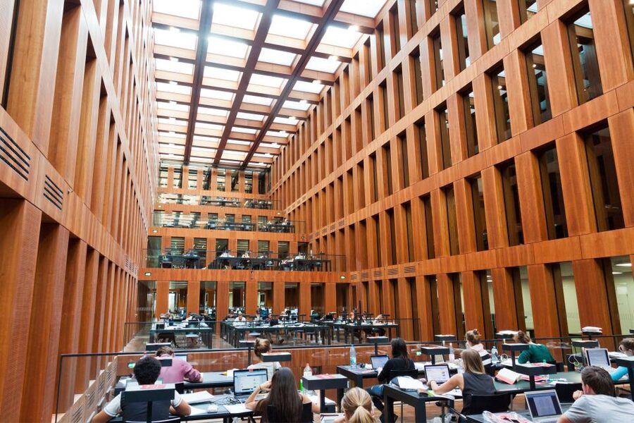Albert Einstein in Berlin Private Guided Tour - The New Synagogue and Einstein’s Jewish identity