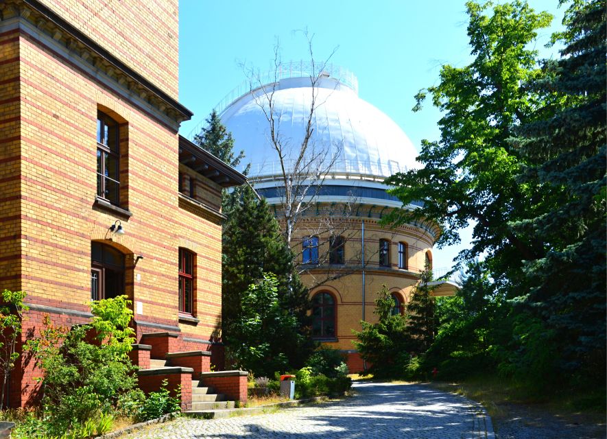 Albert Einstein in Berlin Private Guided Tour - Choosing between two, three, and seven hours