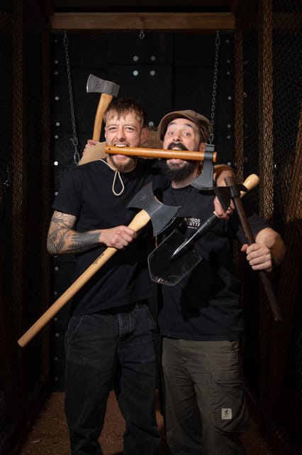 AXE THROWING EXPERIENCE IN BERLIN - English and German instruction in central Berlin