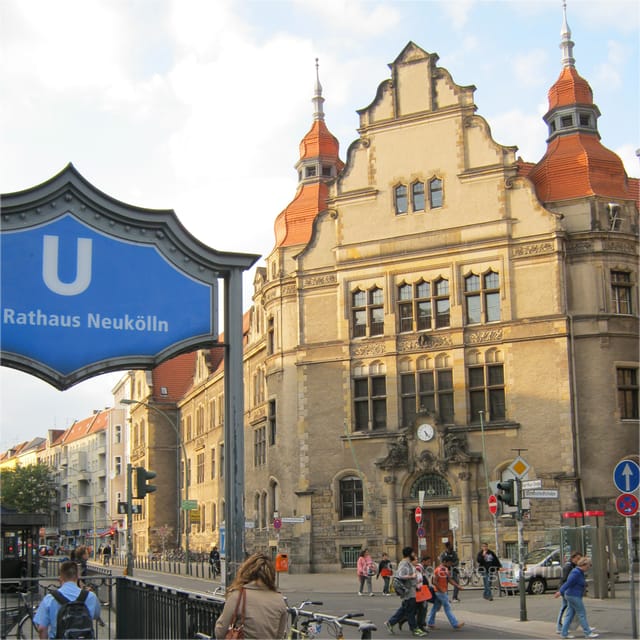 Berlin: 2.5-Hour Neighborhood Tour of Neukölln - From Rixdorf to the Neukölln Town Hall