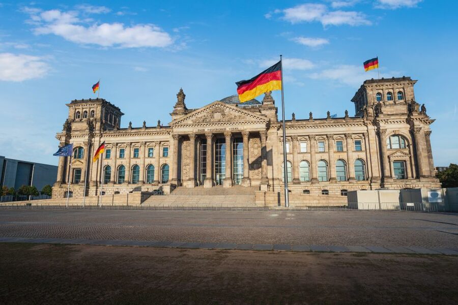 Berlin: 3-H Top Sights Guided E-Scooter Tour - How the guiding affects the experience