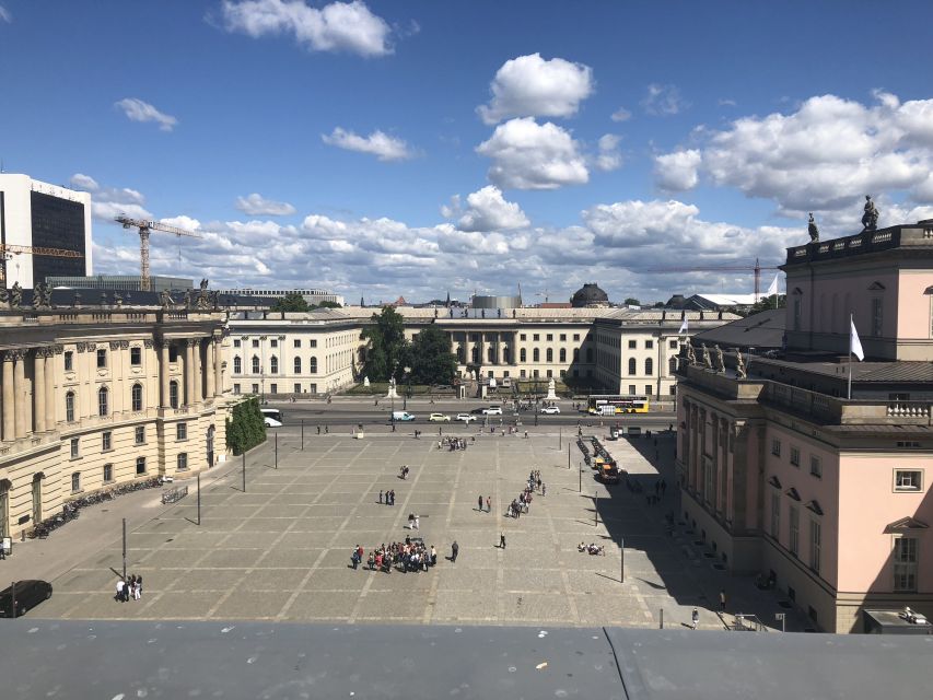Berlin: 4-Hour Guided Highlights Tour in Spanish - Starting at Alexanderplatz beneath the TV Tower