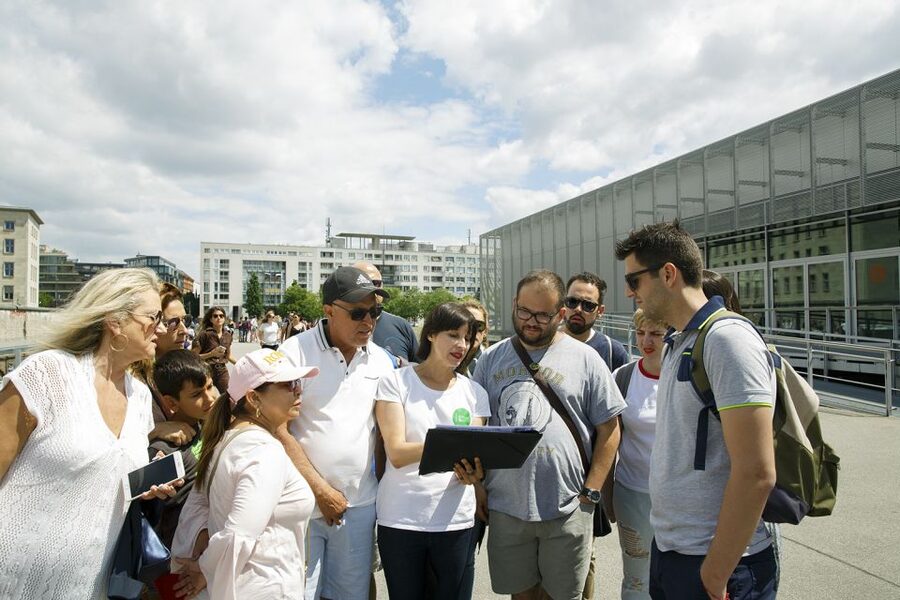 Berlin: 4-Hour Guided Highlights Tour in Spanish - Nazi Berlin, the Gestapo site, and the Holocaust memorial
