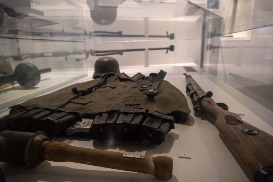 Berlin: Battle for Seelow Heights WW2 tour -Clash of Titans - Jahnsfelde and the final field stop