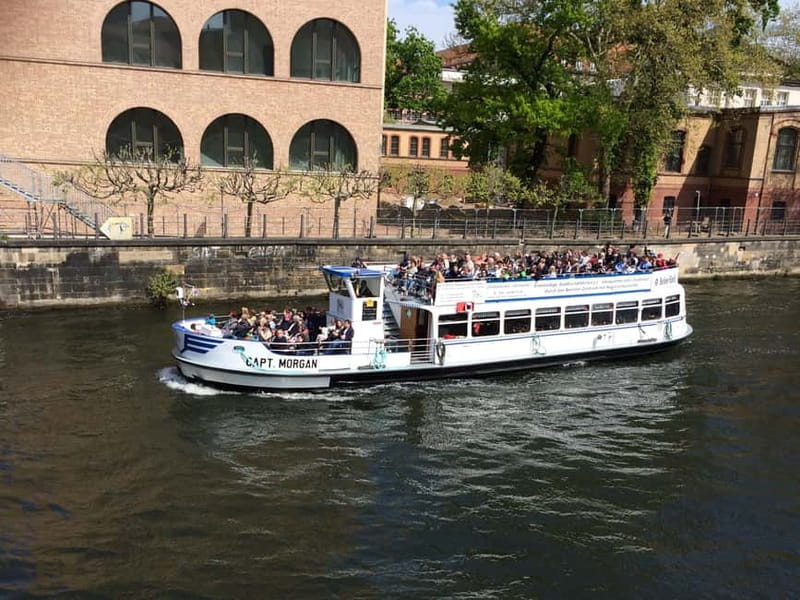 Berlin: Boat Sightseeing Cruise with Audioguide - Key details before you book
