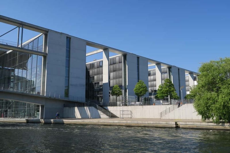 Berlin: Boat Sightseeing Cruise with Audioguide - Haus der Kulturen der Welt, Tiergarten, and Futurium