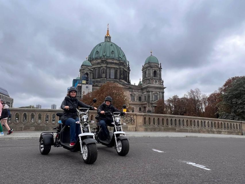 Berlin City: 2 Hour Guided Fat Tire E-Scooter Tour - Getting comfortable before the city ride