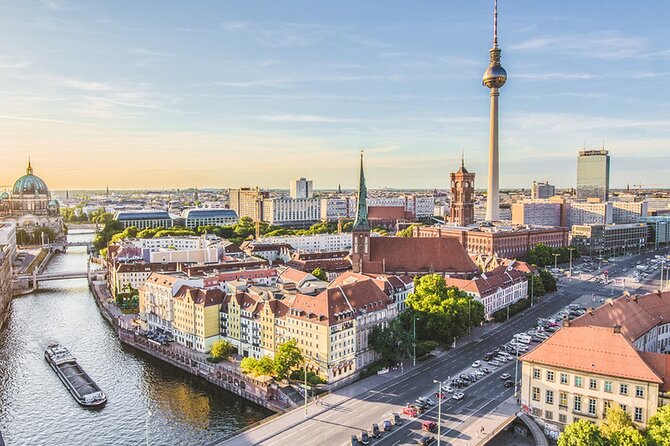 Berlin Complete in one day - Checkpoint Charlie and Berlin’s divided city