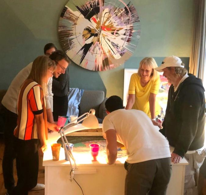 Berlin: Create Your Own Spin Painting at Jans Echternacht - What the Instructor Adds