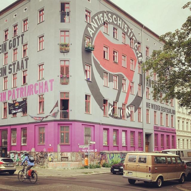 Berlin: DIY & Subculture Sightseeing in a 1972 Ford Van! - Timing, comfort, and practical details