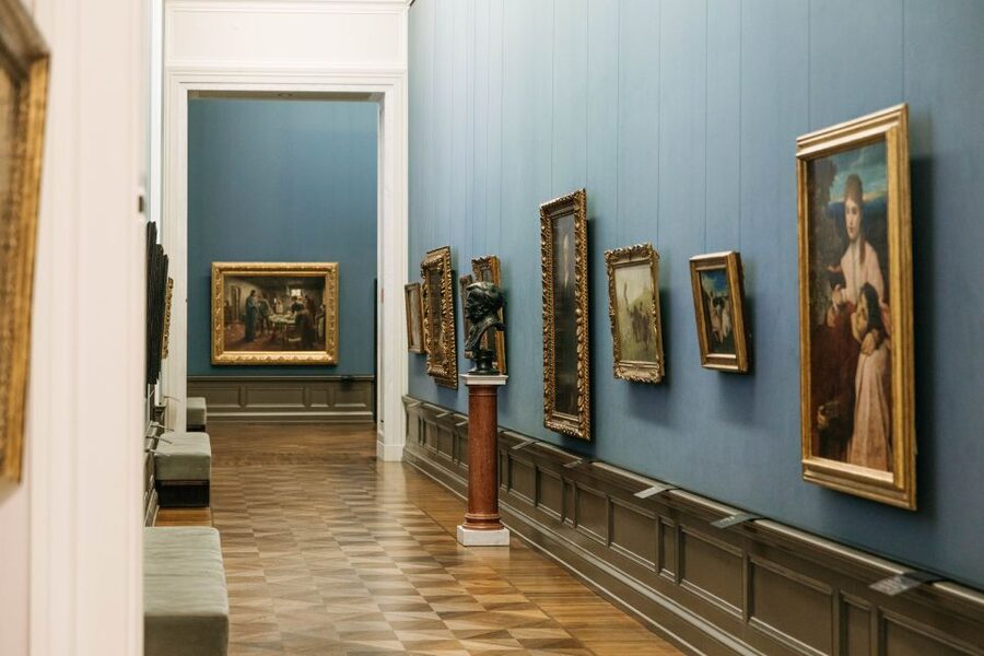 Berlin: Entry to Alte Nationalgalerie - From royal portraits to the Group of Princesses