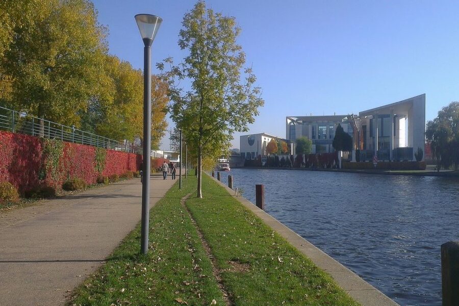 Berlin Express: Private 1-Hour E-Rickshaw Ride - Potsdamer Platz and the story of a divided city