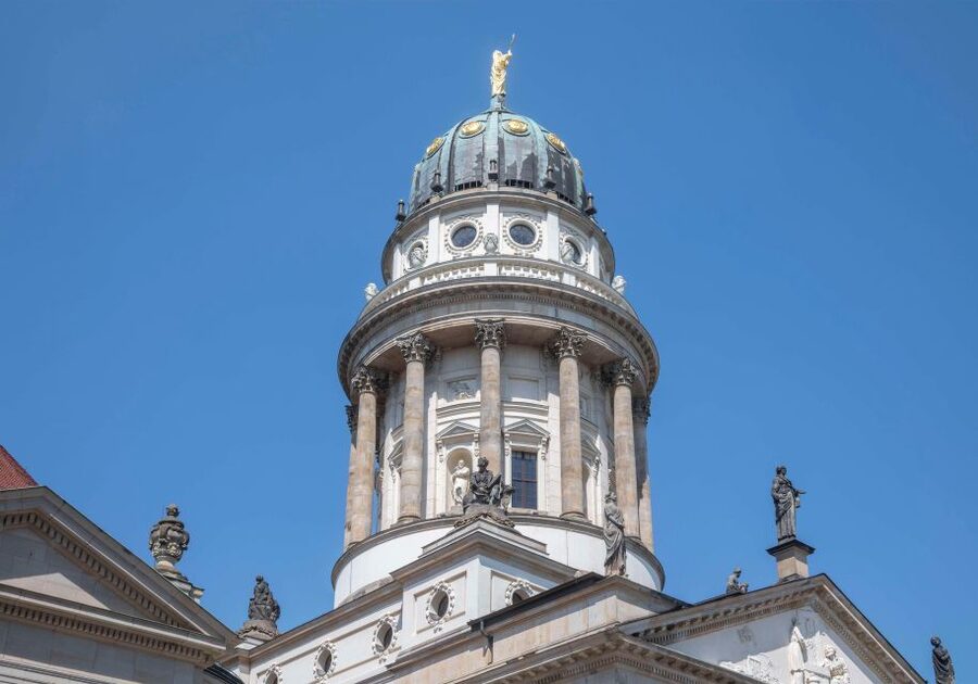 Berlin: Französischer Dom 360° Panorama & Crémant to go - Finding the Ticket Counter and Starting the Visit