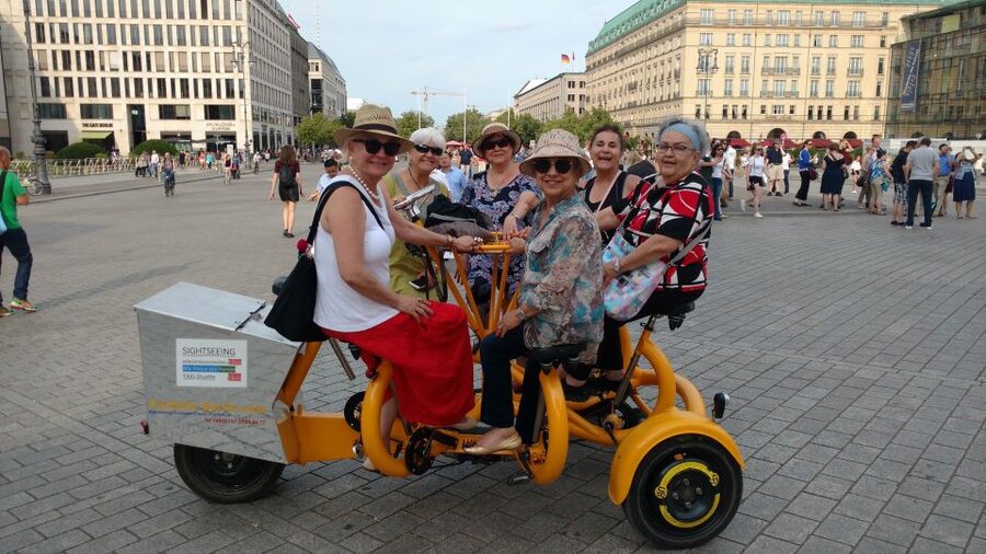 Berlin: Fun Private Guided Sightseeing Tours with Teambikes - Berlin Palace, Alexanderplatz, and the return route