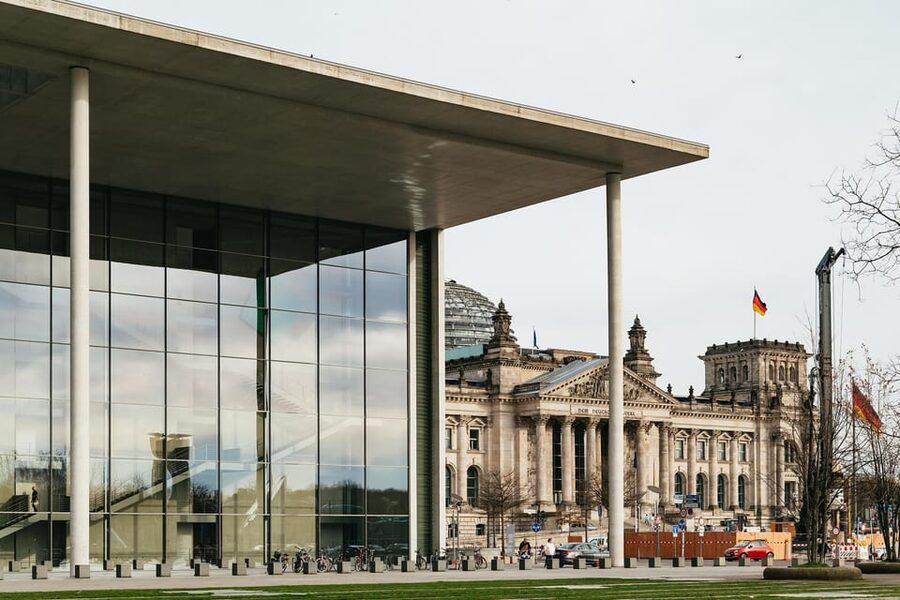 Berlin: Guided Walking Tour around the Reichstag - Key points at a glance