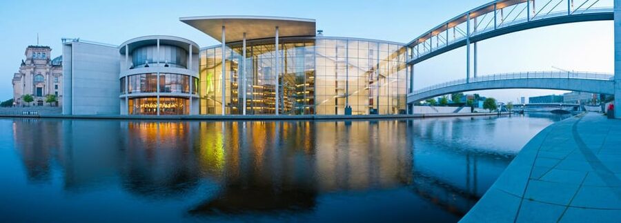 Berlin: Guided Walking Tour around the Reichstag - The Reichstag without going inside