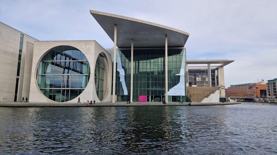 Berlin: Guided Walking Tour around the Reichstag - The Swiss Embassy and Berlin’s diplomatic quarter