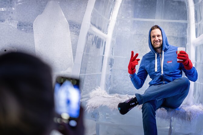 Berlin Icebar Experience Including 3 drinks - A fair look at the staff and atmosphere