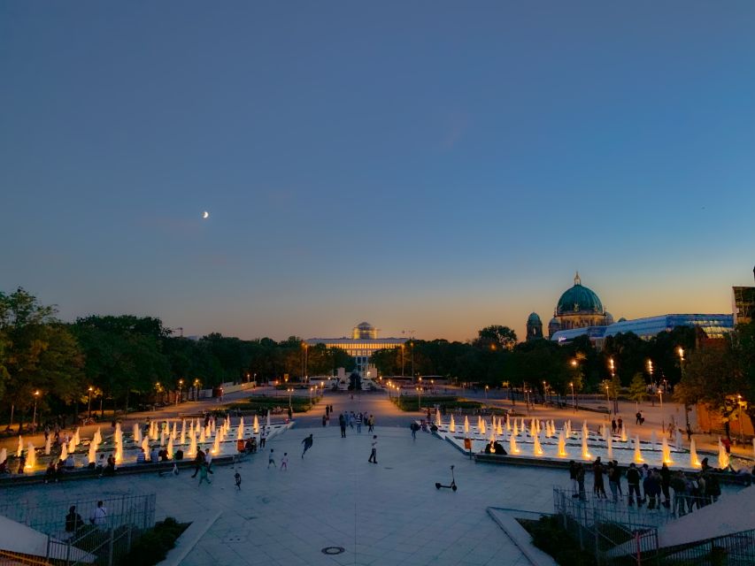 Berlin: Live-Guided Evening Sightseeing Tour by Open-top Bus - Museum Island and Berlin Palace after dark