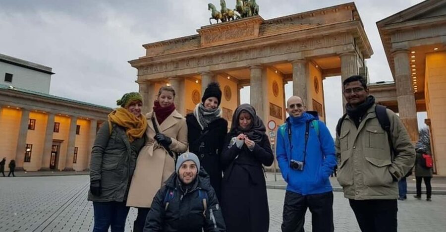 Berlin : Must-see attractions Walking Tour - Checkpoint Charlie: a famous Cold War name
