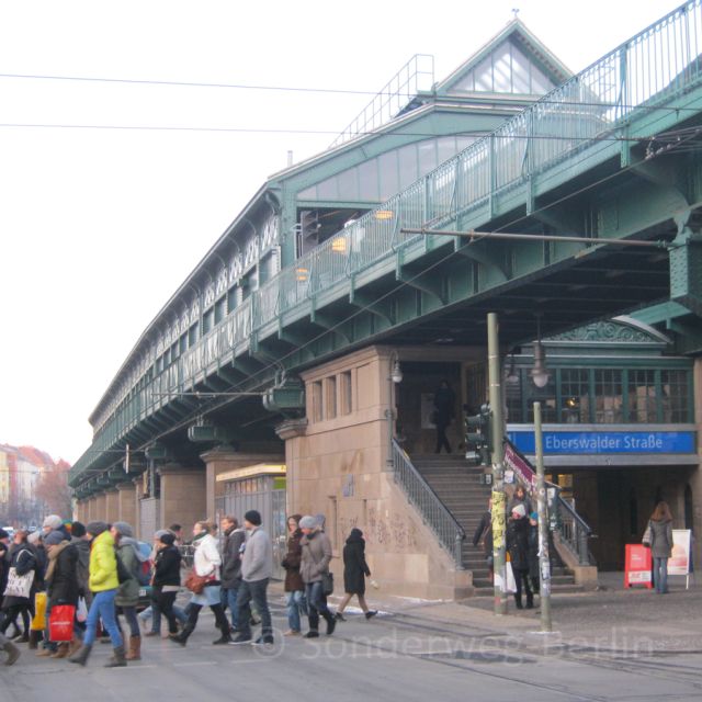 Berlin: Prenzlauer Berg District Guided Walking Tour - What the guide adds to a self-guided walk