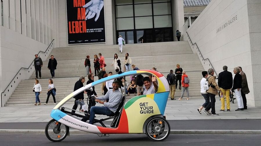 Berlin: Private Guided E-Rickshaw Tour - Starting beside Alexanderplatz’s World Time Clock