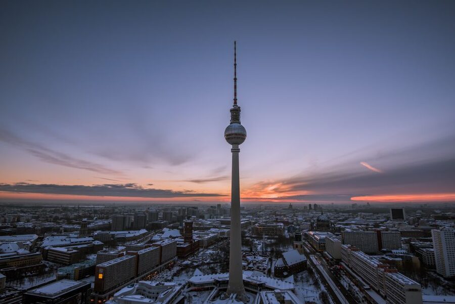 Berlin: Private Guided Tour of the Main Sights - Why a private car works well in Berlin