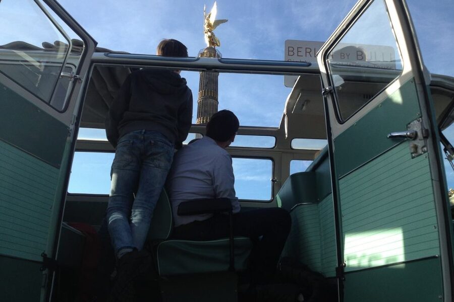 Berlin: Private Sightseeing Tour in Iconic Oldtimer VW Bus - What the guides add to the ride