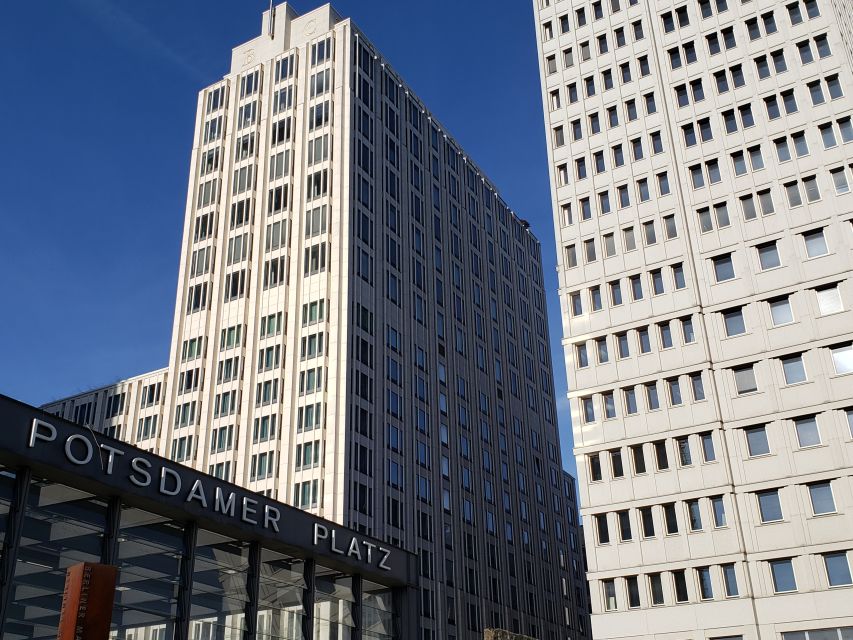 Berlin: Private walking tour through the city center - The guides and the feel of the commentary