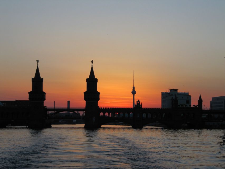 Berlin: Private Walking Tour with a Local - Street art, cafés, and everyday Berlin