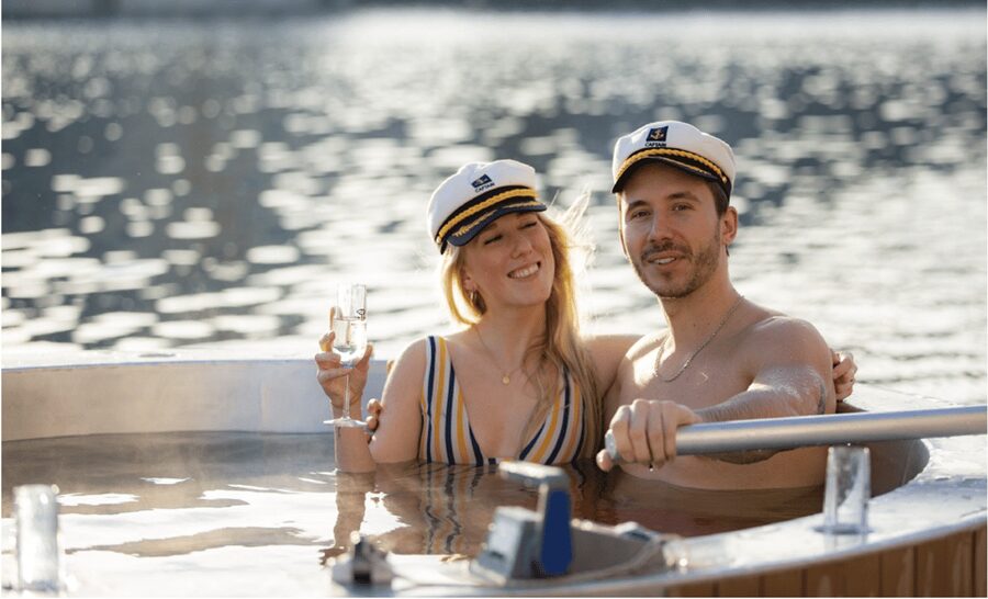 Berlin: Self-drive hot tub boat experience - Who will enjoy this most