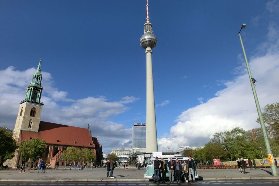 Berlin: Sightseeing Tour in Classic Volkswagen T1 Samba Bus - Who should book the VW T1 tour?