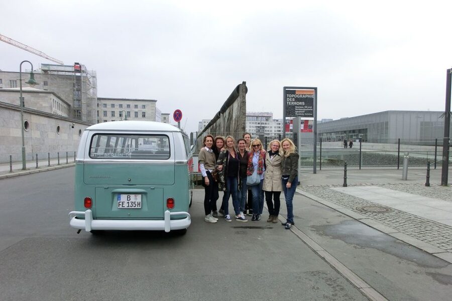 Berlin: Sightseeing Tour in Classic Volkswagen T1 Samba Bus - The photo booklet is more useful than it sounds
