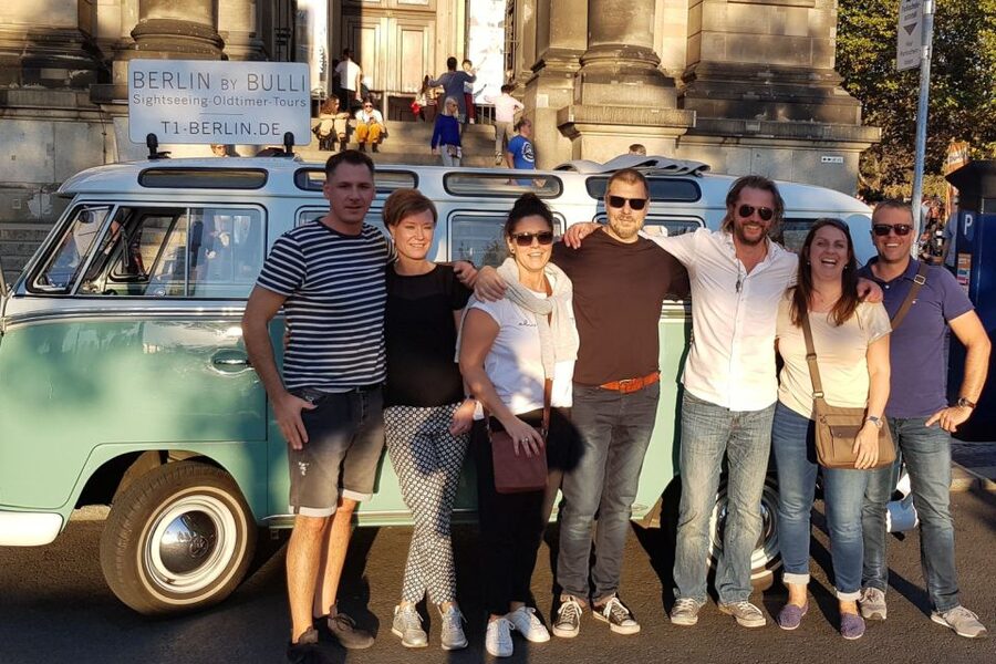 Berlin: Sightseeing Tour in Classic Volkswagen T1 Samba Bus - Unter den Linden, the Brandenburg Gate, and the government quarter
