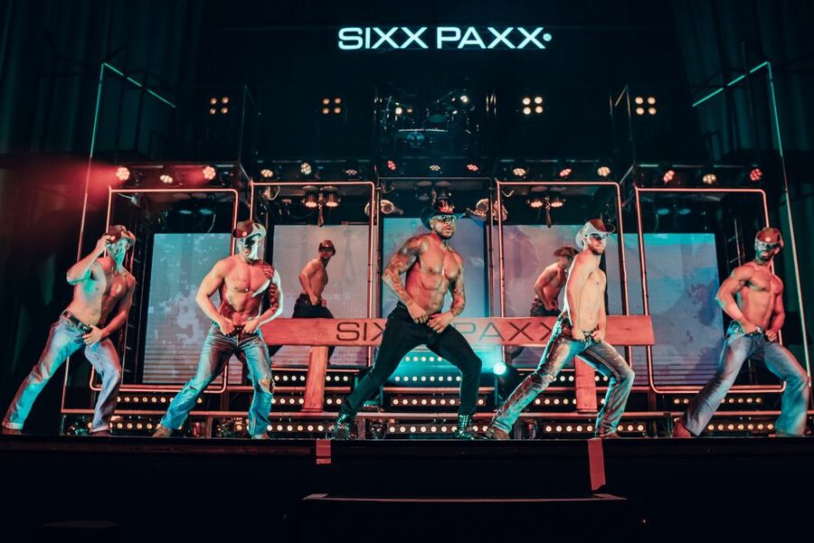 Berlin: SIXX PAXX Theater Show - Language is a minor issue, not a major barrier