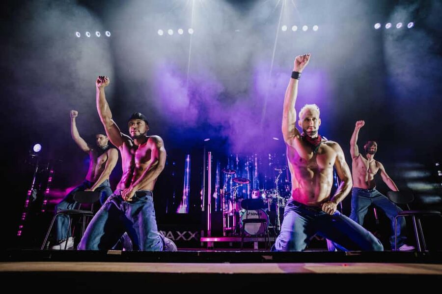 Berlin: SIXX PAXX Theater Show - The $85 ticket and what it really covers
