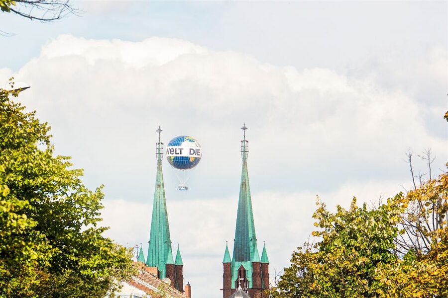 Berlin: Ticket for World Balloon with Perfect View - Who should ride the World Balloon?