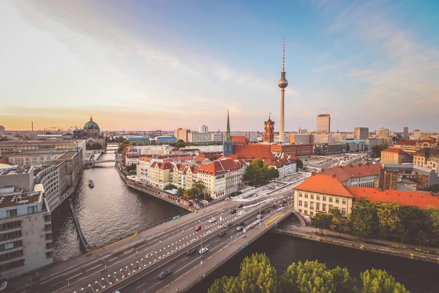 Berlin: Tour with Private Guide - Is $176 per person a fair price?