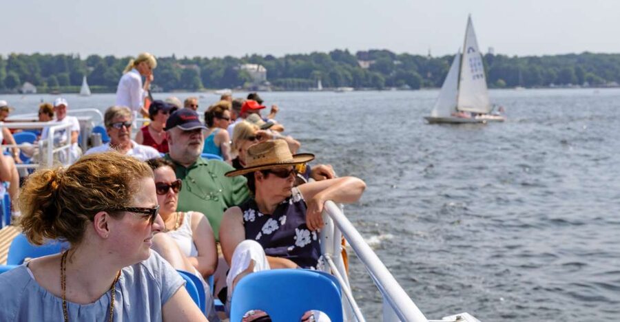 Berlin: World Heritage Cruise to Potsdam - Leaving Wannsee and entering the Havel waterway