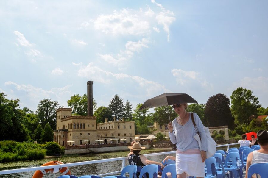Berlin: World Heritage Cruise to Potsdam - Glienicke Bridge and the palace views around Babelsberg