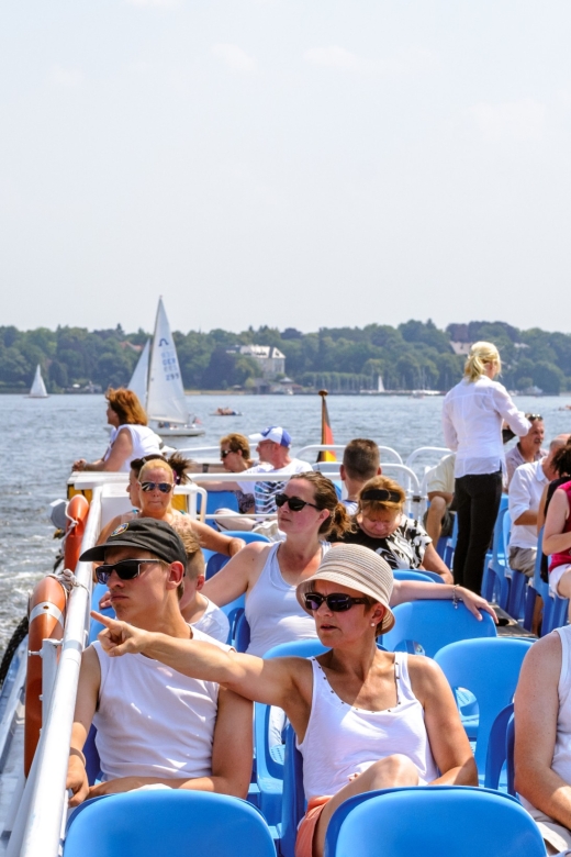 Berlin: World Heritage Cruise to Potsdam - Food, drinks, seating, and onboard comfort
