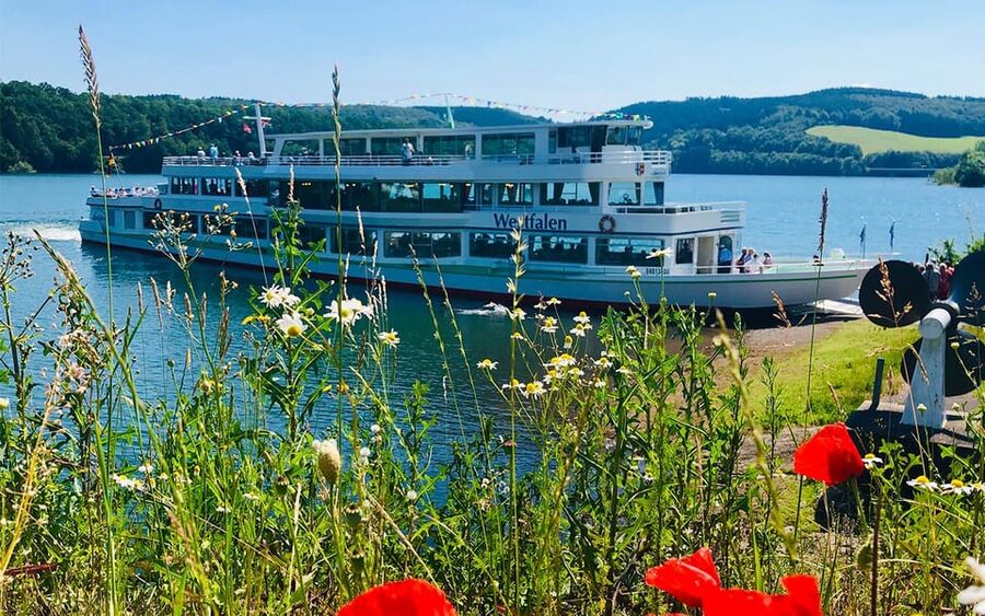 Biggesee: Boat Tour with All-inclusive cake buffet - Why a Biggesee cake cruise works so well