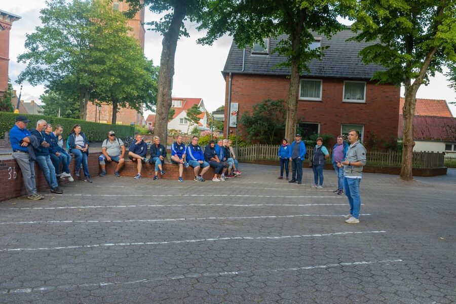 Borkum: Guided Tour with a Local Guide - What the German-language format means for you