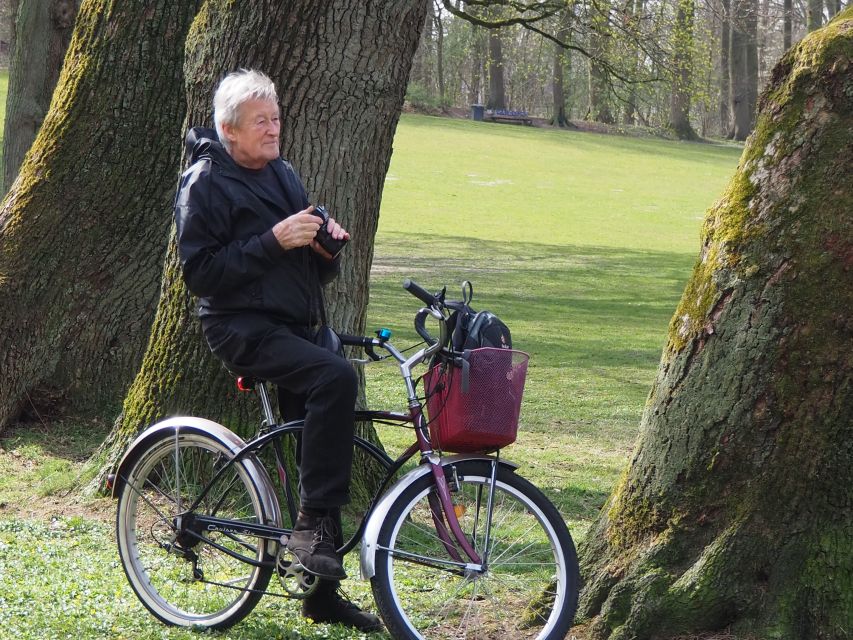 Celebs, Waterfronts and Nature Cycle Tour - Goldbekufer and the Winterhuder Canal