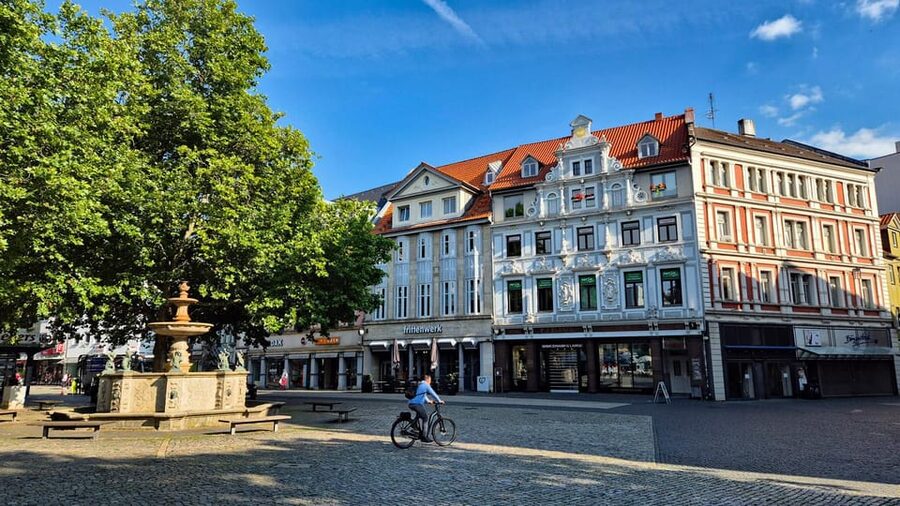 City tour Braunschweig: diverse and full of surprises. - Burgplatz and the Lion of Braunschweig
