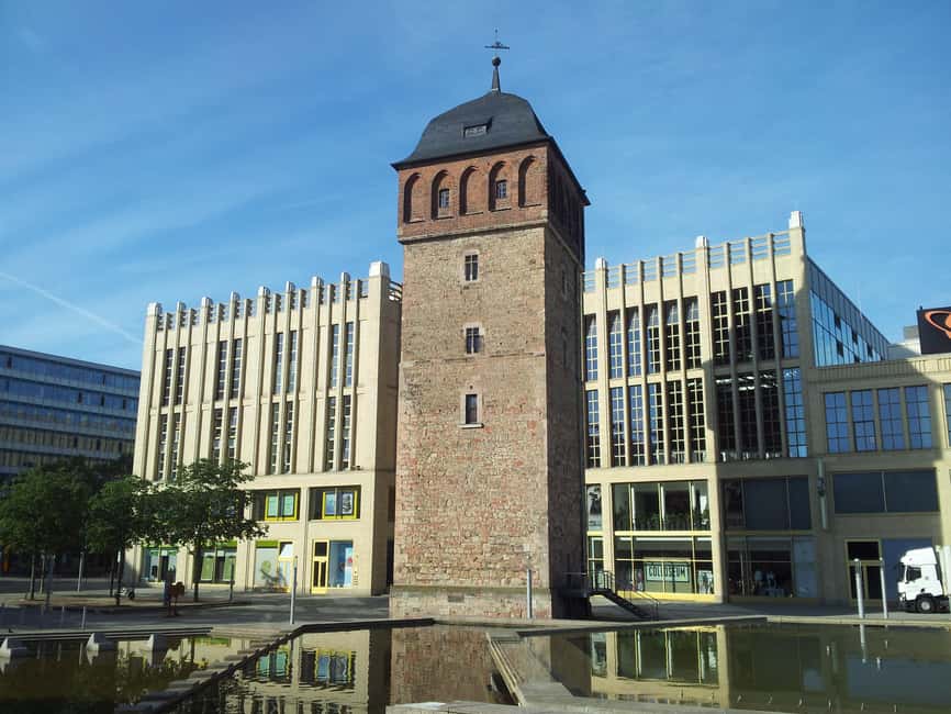 City tour Chemnitz - The Karl Marx head and modern city center