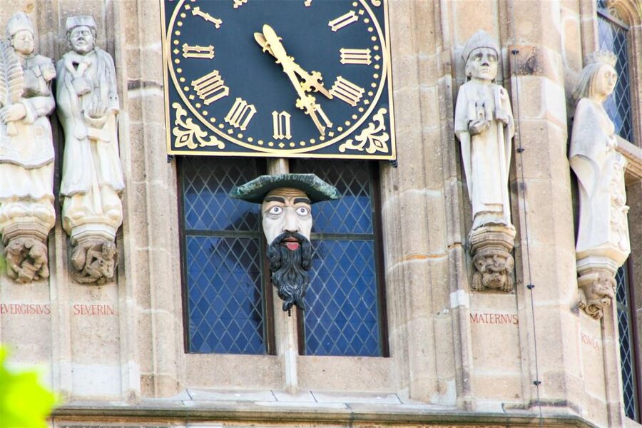 Cologne: City Highlights with Local Guide - Starting at Heumarkt, where old Cologne gets practical