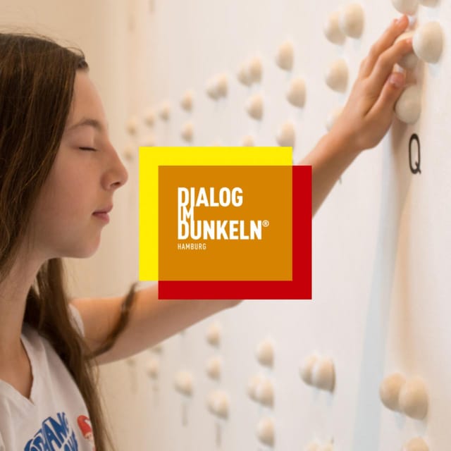 Dialog im Dunkeln (Dialogue in the Dark) - A park walk guided by gravel and sound